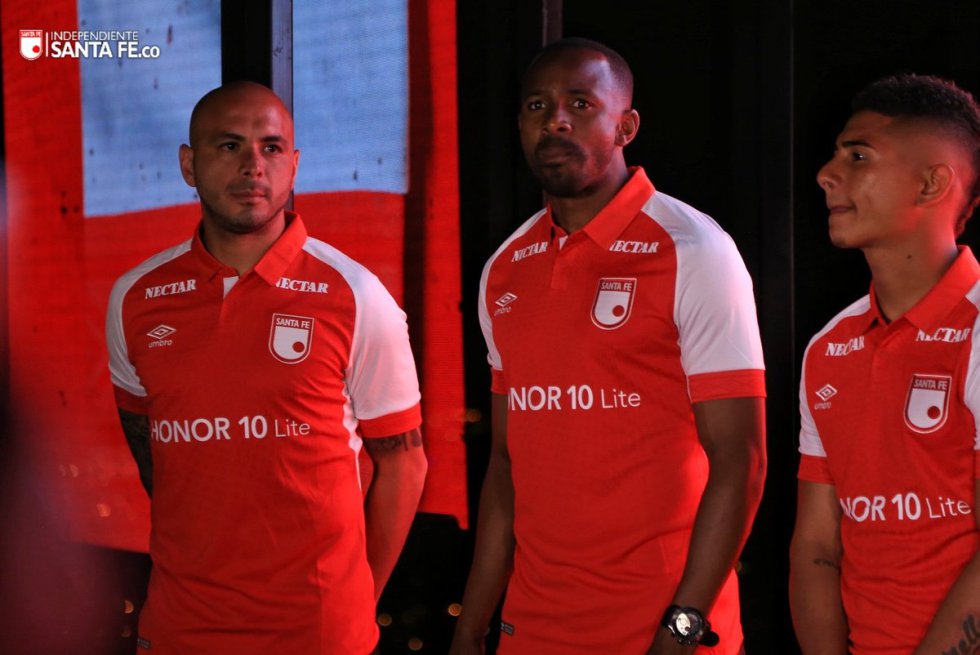 Camiseta nueva Santa Fe 2019: La 'piel del León' 2019, Santa Fe presentó su  nueva indumentaria | Fotogalería | album | Caracol Radio