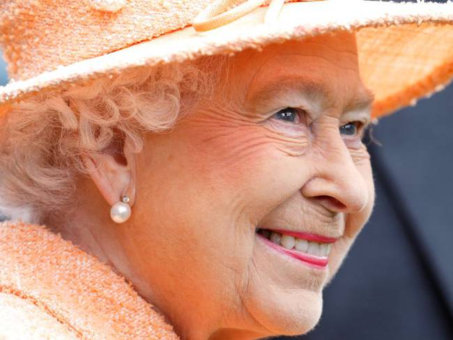 Reina Isabel II Perfil Biografía Reina Isabel II fue soberana del Reino  Unido desde 1952 : Reina Isabel II fue soberana del Reino Unido desde 1952