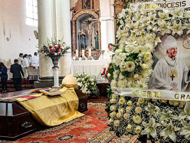 En cripta de la Catedral de Tunja fue sepultado Monseñor Luis Agusto Castro Quiroga.