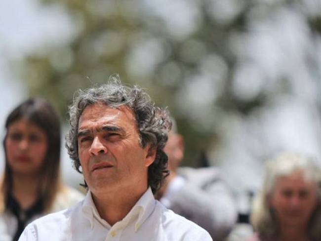 Fajardo no quiso hacer parte de ningún frente anti-Uribe: Wikileaks
