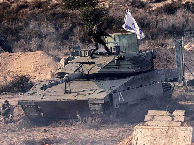 Tanques israelíes en cercanía de la Franja de Gaza.    Foto: Getty 