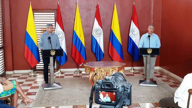 El Presidente del Paraguay, Mario Abdo Benítez ofreció carne porcina y avícola a Colombia