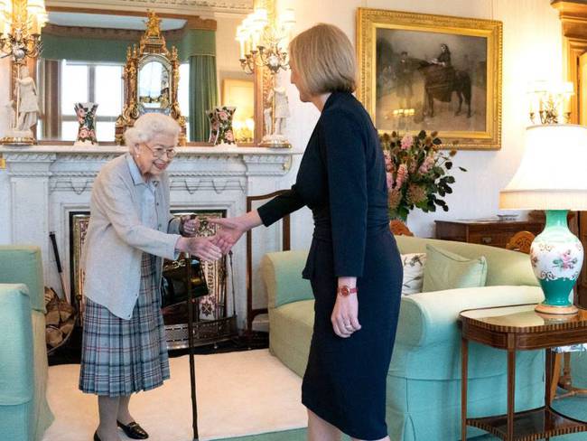 La reina Isabel II y la nueva primera ministra británica, Liz Truss.                Foto: Getty 