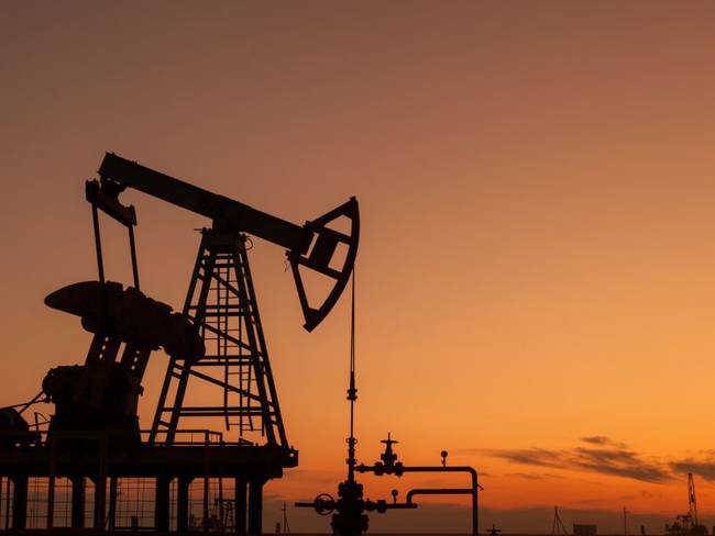Q¿Qué pasaría si no podemos reemplazar el petróleo y lo abandonamos?