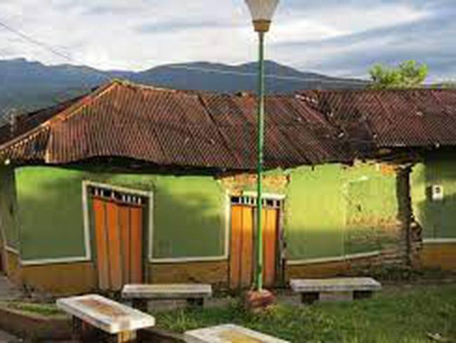 Familias que viven en zona de riesgo siguen esperando reubicación en Villarrica, Tolima.