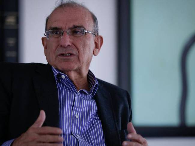 Humberto De La Calle presenta su renuncia como jefe de la negociación con las Farc