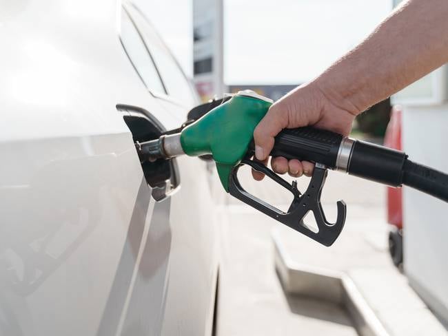 ¿Conviene crear una tarifa diferencial del combustible para taxistas?