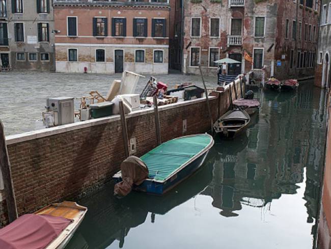 Después de la “marea alta”, ahora los canales de Venecia no tienen agua
