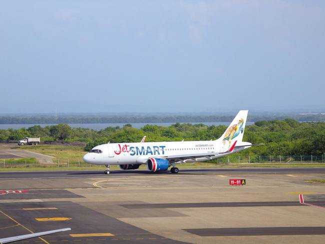 JetSMART celebra su primer vuelo entre Cartagena y Lima