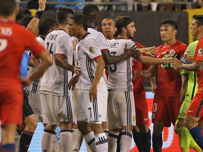 Colombia enfrentando a Chile en la semifinal de la Copa América Centenario en 2016