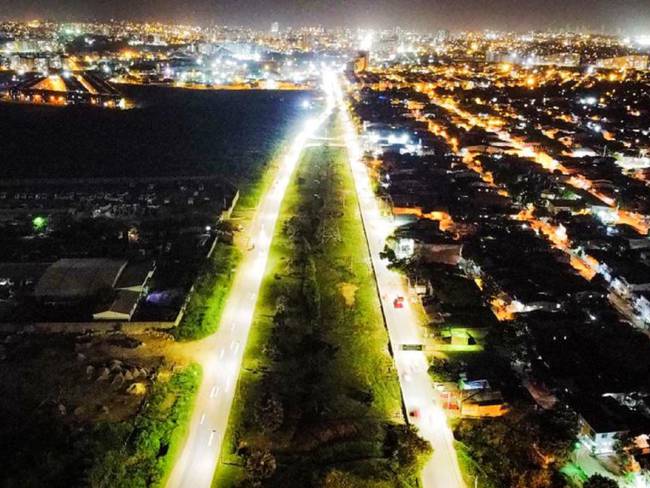 Cartagena ya cuenta con el 84% de sus vías principales iluminadas con luces led. Así como con una expansión de la red de alumbrado del 39%.