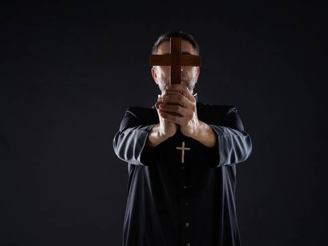 Exorcista colombiano revela secretos y experiencias: demonios, posesiones y más. Foto referencia: Getty Images.