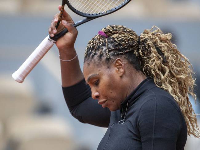 Serena Williams se retira de Roland Garros por una lesión