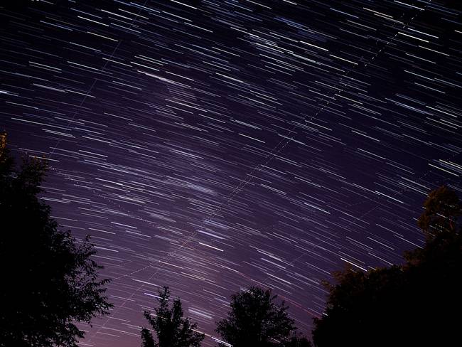 Lluvia de estrellas Leónidas. Foto vía Getty Images.