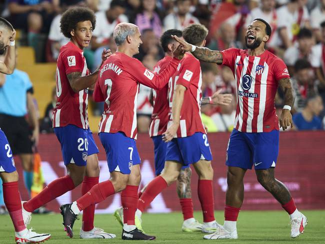 Atlético de Madrid celebrando en el partido frente al Rayo Vallecano (Photo by Alvaro Medranda/NurPhoto via Getty Images)
