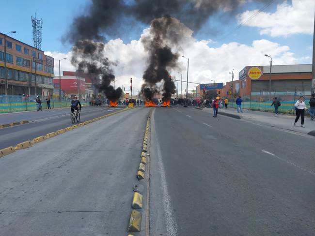 Bicitaxistas protestaron en Patio Bonito: Más de 6 horas sin servicio en Portal Américas