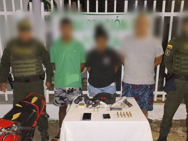 Según la Policía, los detenidos estaban al mando de alias ‘Chirimoya’ y se dedicaban a actividades de narcotráfico en la zona insular