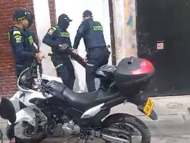 Intervención al barrio San Bernardo / Policía Metropolitana de Bogotá.