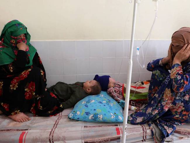 Atención de niños con sarampión en Afganistán.                        Foto: Getty 