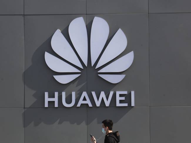 Huawei se defiende ante veto de EE.UU.