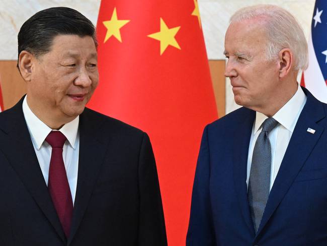 Los presidentes de China, Xi Jinping (izq), y de Estados Unidos, Joe Biden (der).
(Foto:    SAUL LOEB/AFP via Getty Images)