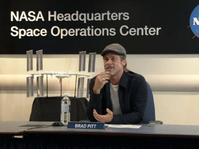 ¿Qué le preguntó Brad Pitt a un astronauta al que llamó al espacio?