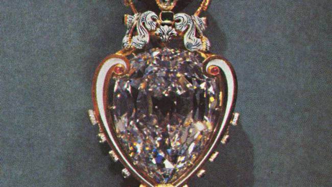 El cetro utilizado por la reina Isabel II tiene la &#039;Gran Estrella de África&#039;, un diamante de 500 quilates que fue cortado del diamante Cullinan.         Foto: Getty 