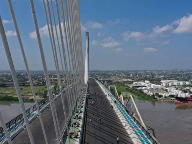 Pumarejo: Estamos inaugurando el puente de los próximos 100 años