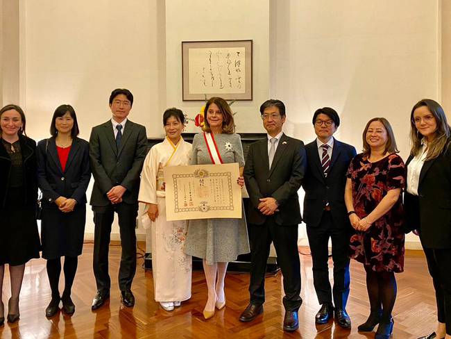 Marta Lucía Ramírez recibió la máxima condecoración de Gobierno japonés