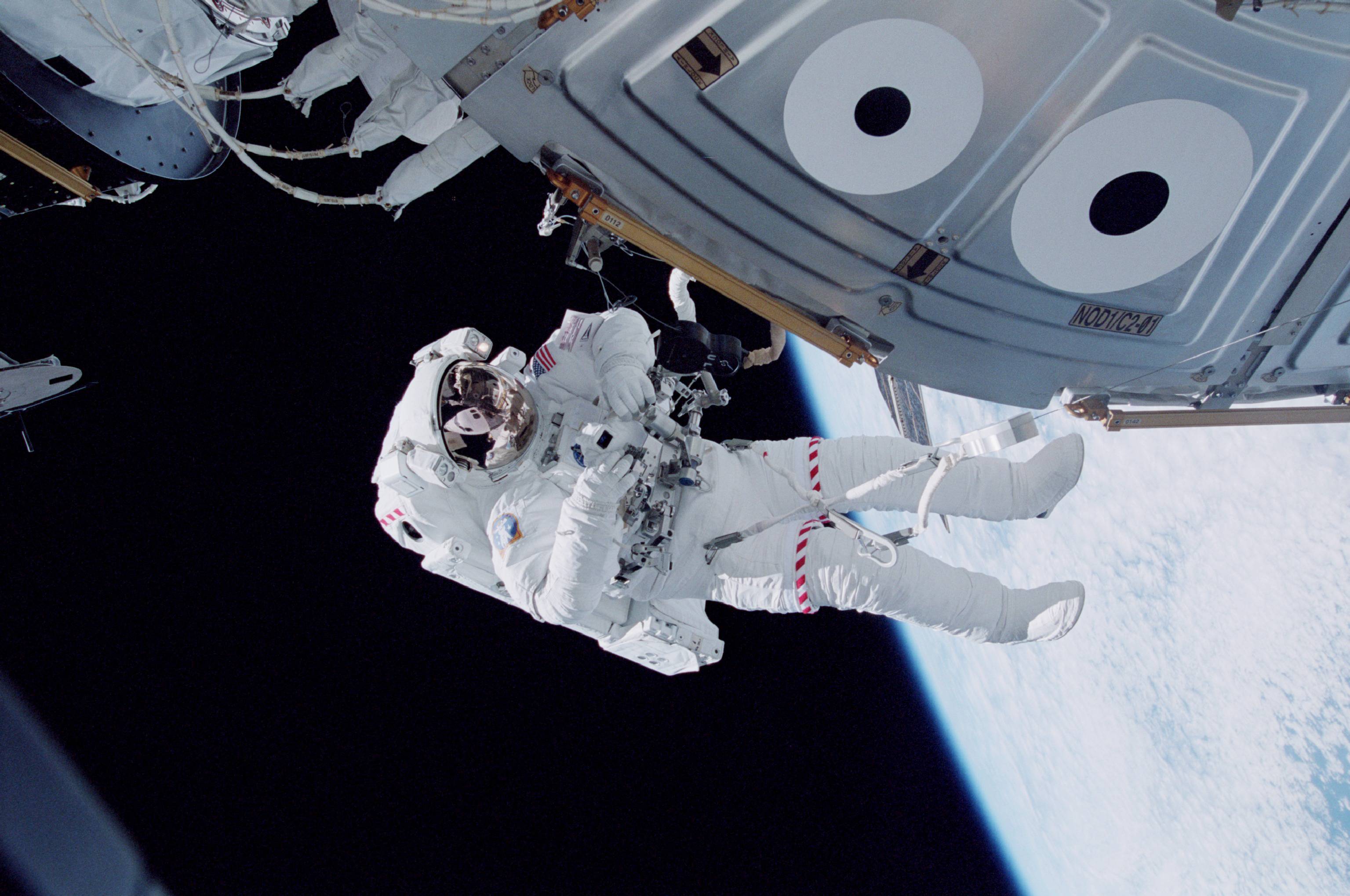 Astronauti, perché non scoreggiate nello spazio?  Sarà molto pericoloso