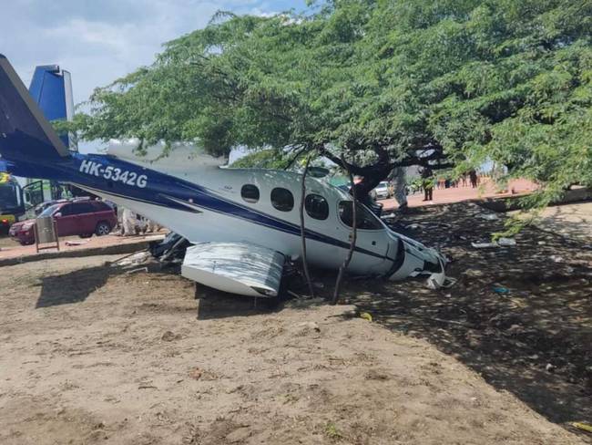 “Sal de ahí que esta avioneta se va a prender”: testigo de accidente en Santa Marta