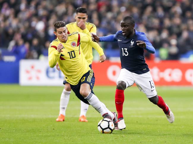 James Rodríguez y N&#039;Golo Kanté en el duelo amistoso del 2018 entre Colombia y Francia. (Photo by Catherine Steenkeste/Getty Images)