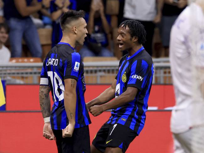 Lautaro Martinez y Juan Cuadradoen la goleada del Inter de Milán