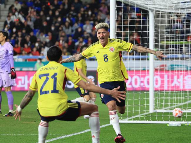 Jorge Carrascal celebra el gol marcado ante Corea del Sur tras pase de Daniel Muñoz / EFE