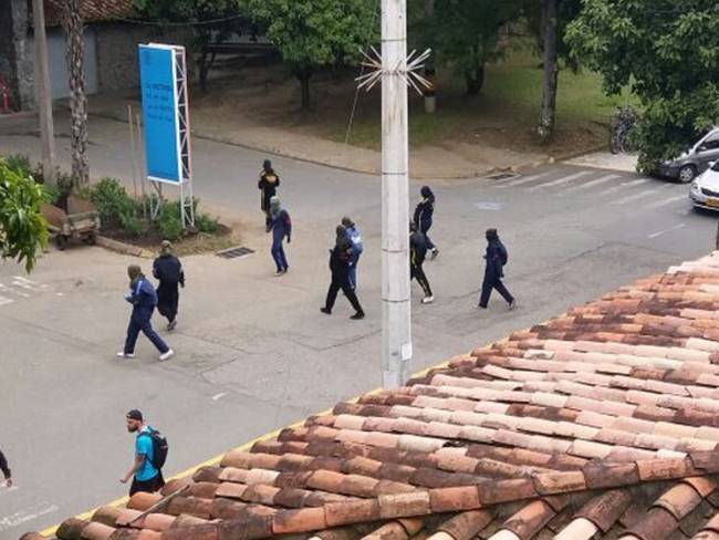 Ordenan evacuar la Universidad de Antioquia por presencia de encapuchados