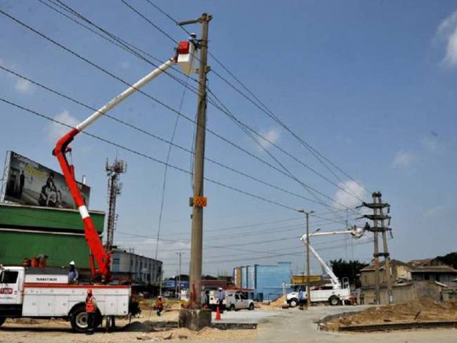 Contraloría tiene en la mira aumentos en tarifas de energía en el país
