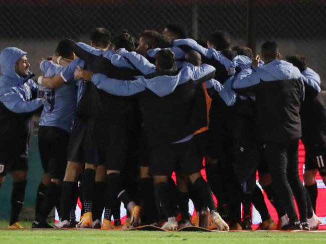 En el último minuto, Uruguay derrotó a Chile dirigida por Reinaldo Rueda