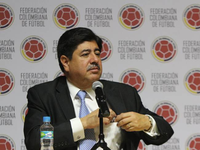 Por sexta vez Luis Bedoya pide prorroga para conocer su pena por FIFAGate