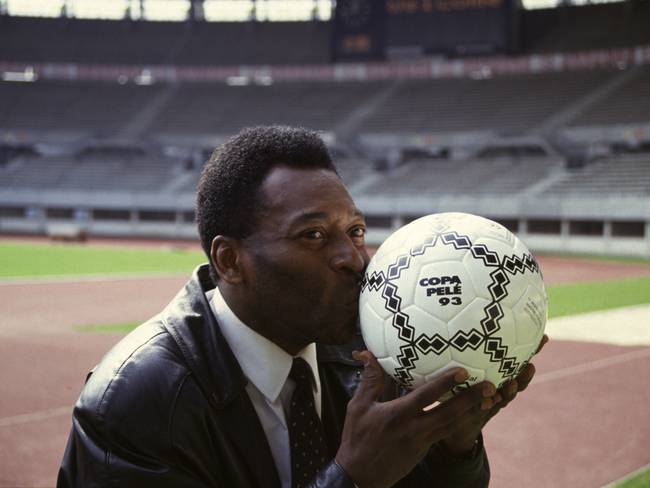 Pelé conquistó tres títulos de Copas del Mundo con Brasil. (Photo by kpa/United Archives via Getty Images)
