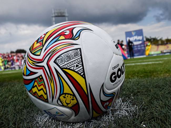 Balón oficial de la Liga Colombiana (Photo by: Cristian Bayona/Long Visual Press/Universal Images Group via Getty Images)