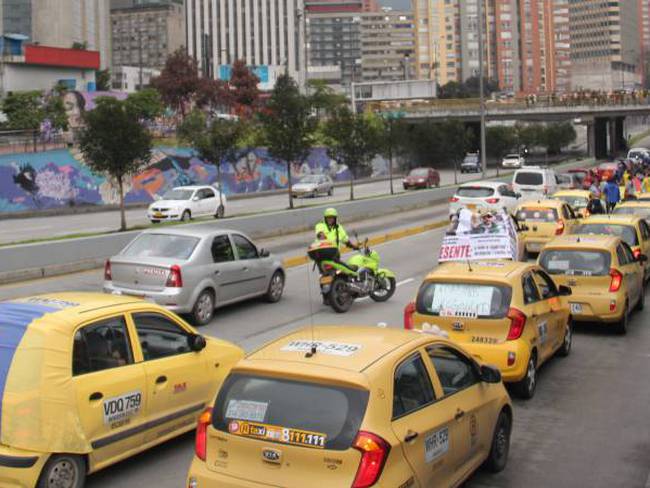 Taxistas en Bogotá ratifican llamado a paro indefinido desde hoy