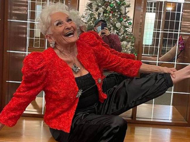 Tinder: Mujer de 85 años ha tenido más 50 citas para tener aventuras