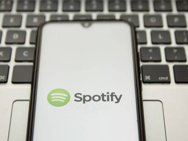 Spotify pondrá etiqueta informativa de Covid-19 tras protesta de artistas