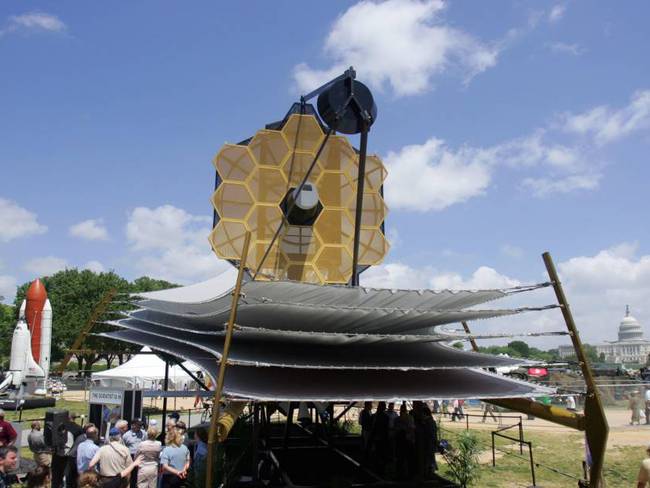 Modelo a escala del telescopio James Webb.     Foto: Getty 