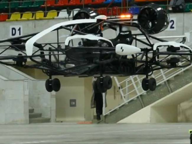 El taxi volador desarrollado por profesionales rusos es capaz de alcanzar una altura de 150 metros 