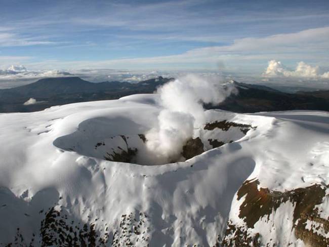Volcán Nevado del Ruíz - imagen de archivo / Servicio Geológico Colombiano