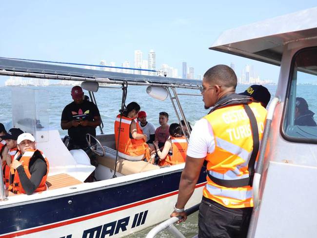 Cuatro pilotos de embarcaciones sancionados por no contar con licencia en  Cartagena