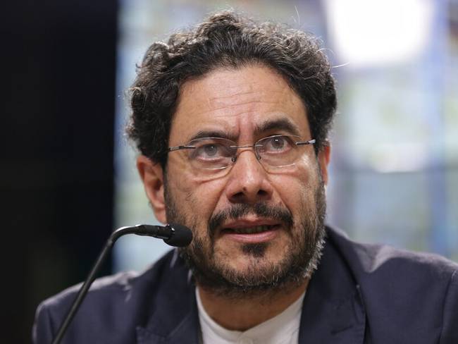“Fiscal Francisco Barbosa pretende elegirse jefe de la oposición del Gobierno”: Cepeda