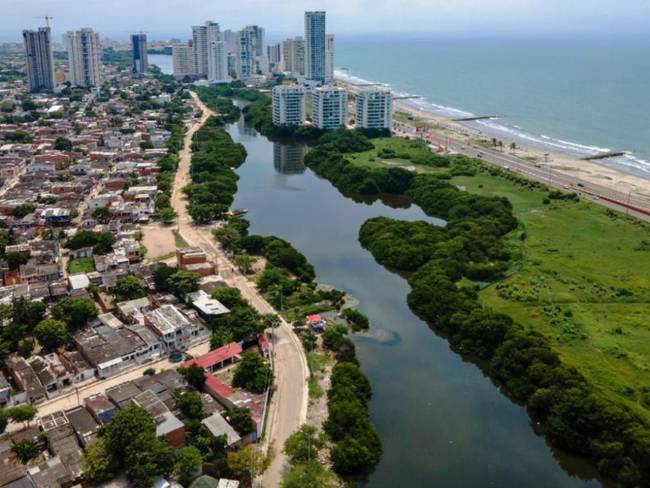 En conmemoración del Día del Agua, que junto empleaos y operarios de Aguas de Cartagena, Sacsa, Traso, Pacaribe, desarrollarán la actividad