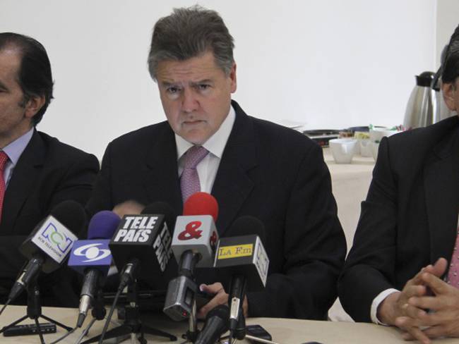 Juan Carlos Vélez a responder por presunta publicidad engañosa en el plebiscito